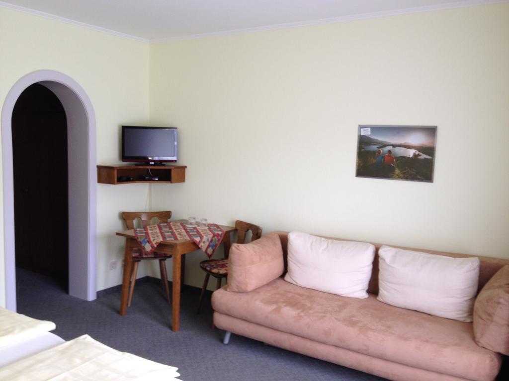 Pension Seerose Drobollach am Faakersee Ruang foto