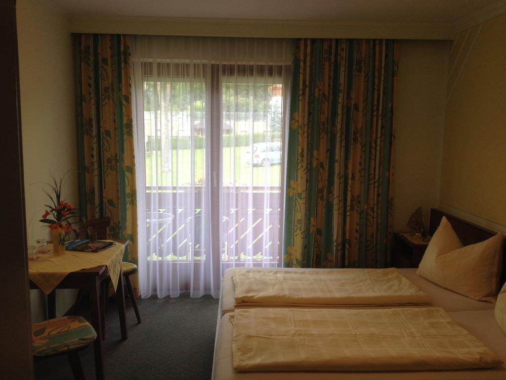 Pension Seerose Drobollach am Faakersee Ruang foto